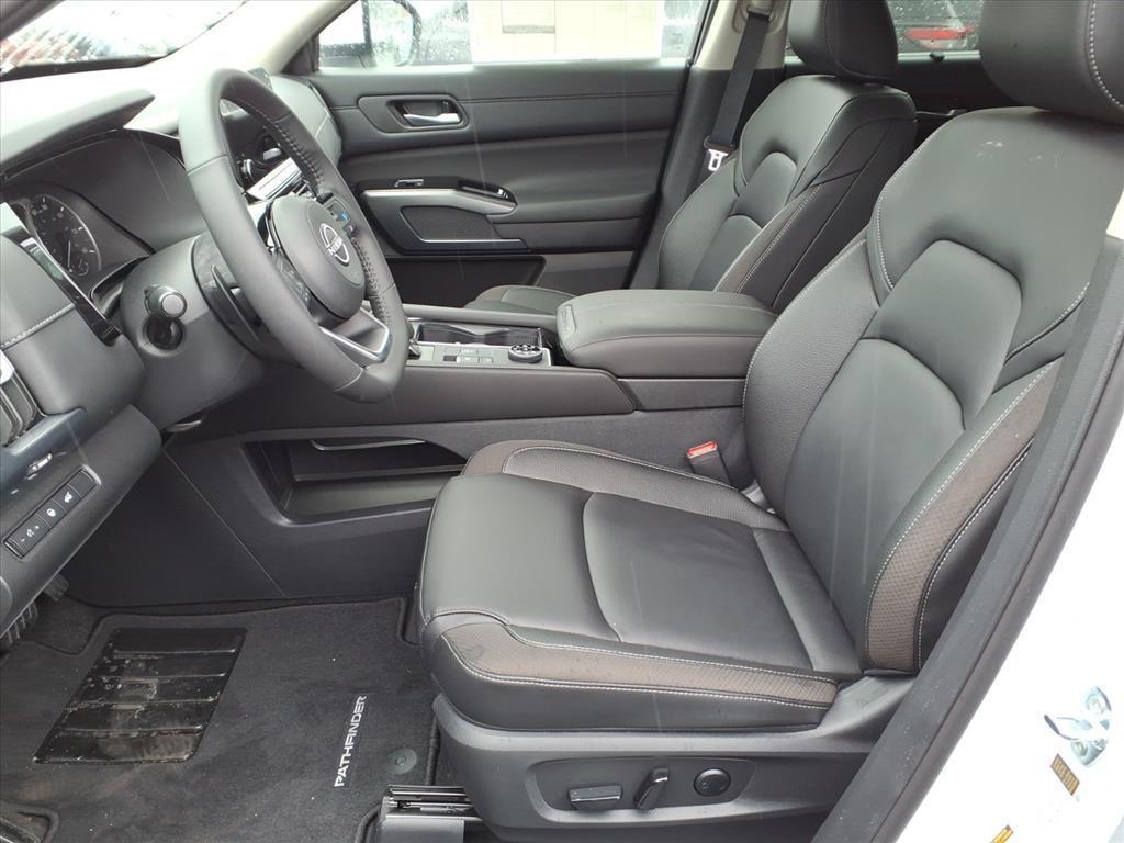 new 2025 Nissan Pathfinder car, priced at $48,693