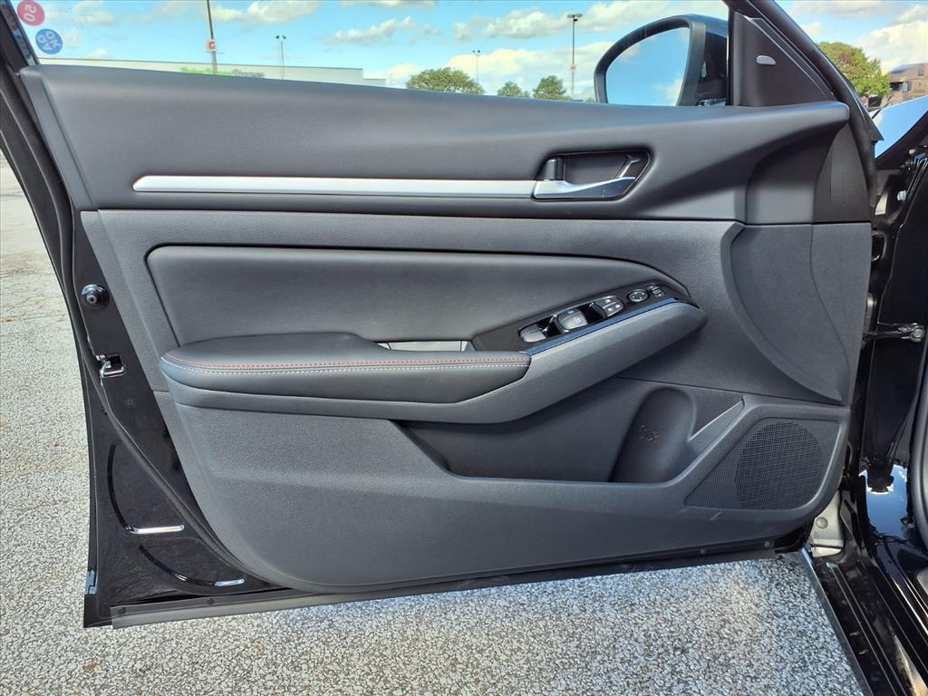 new 2025 Nissan Altima car, priced at $35,585