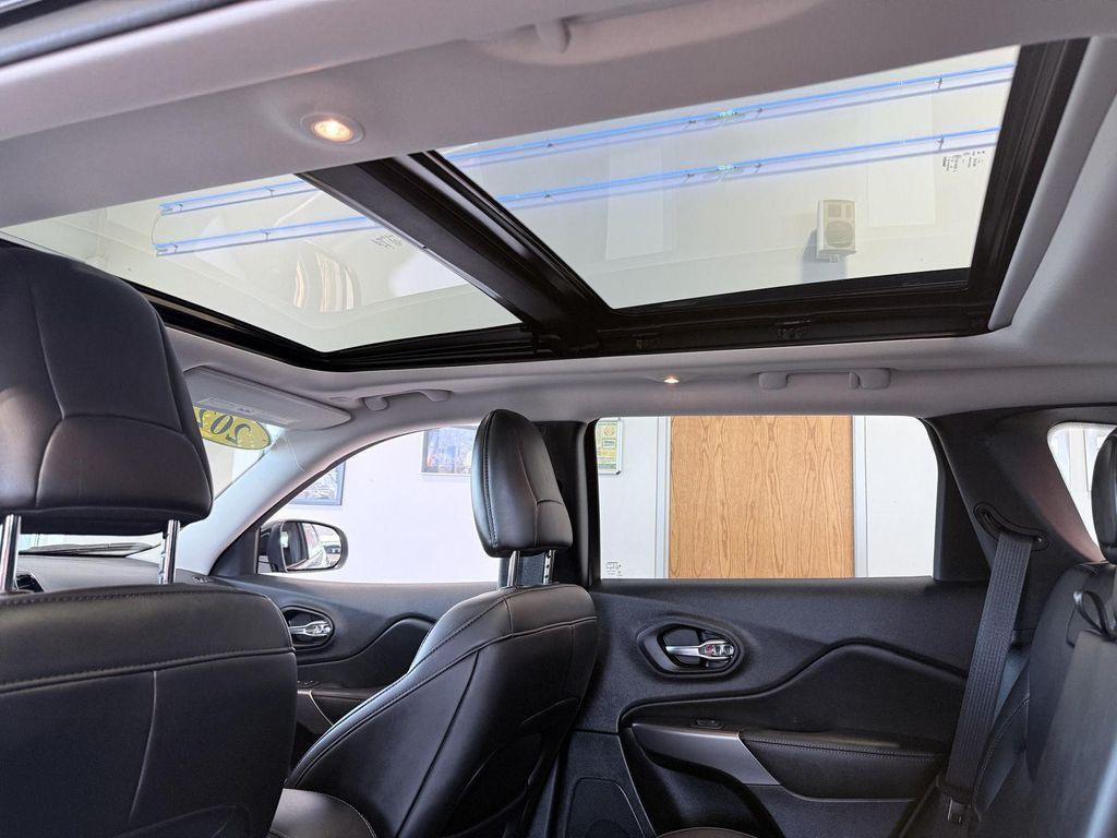 used 2022 Jeep Cherokee car, priced at $27,990