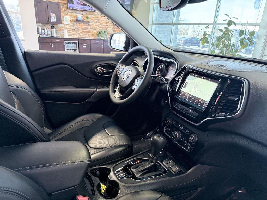 used 2022 Jeep Cherokee car, priced at $27,990