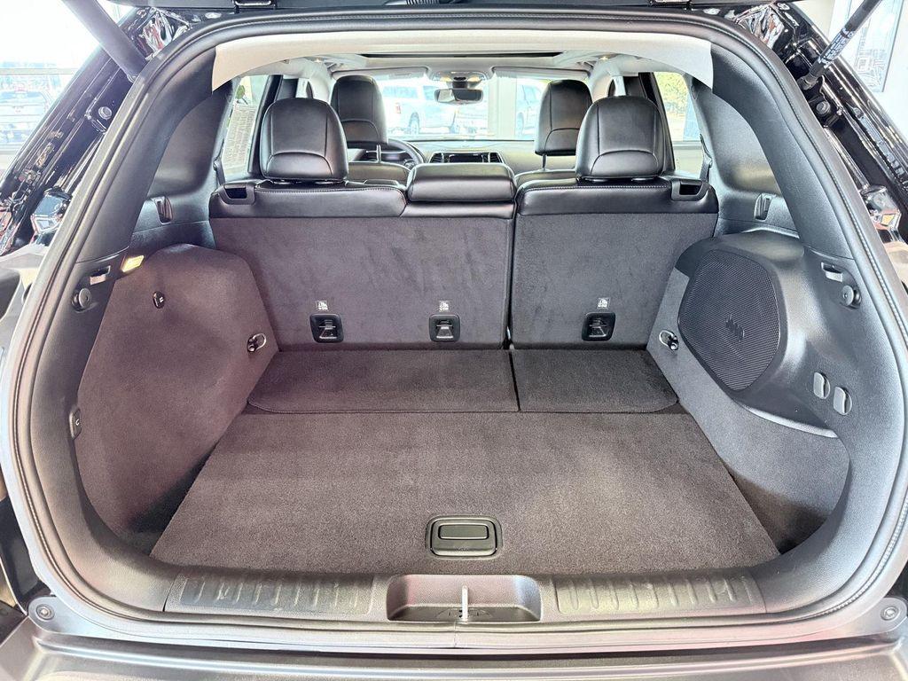 used 2022 Jeep Cherokee car, priced at $27,990