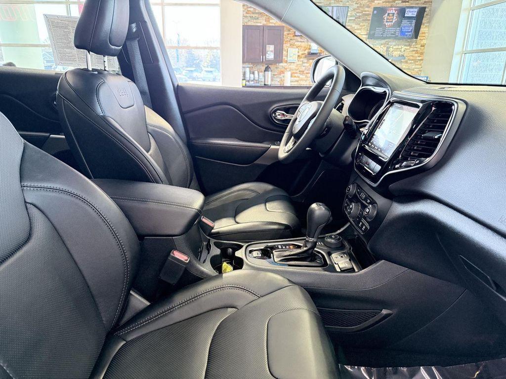 used 2022 Jeep Cherokee car, priced at $27,990