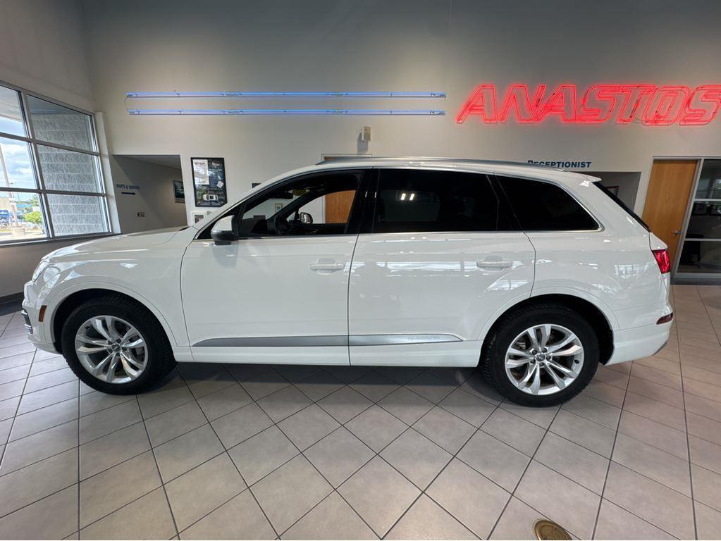 used 2019 Audi Q7 car, priced at $21,990