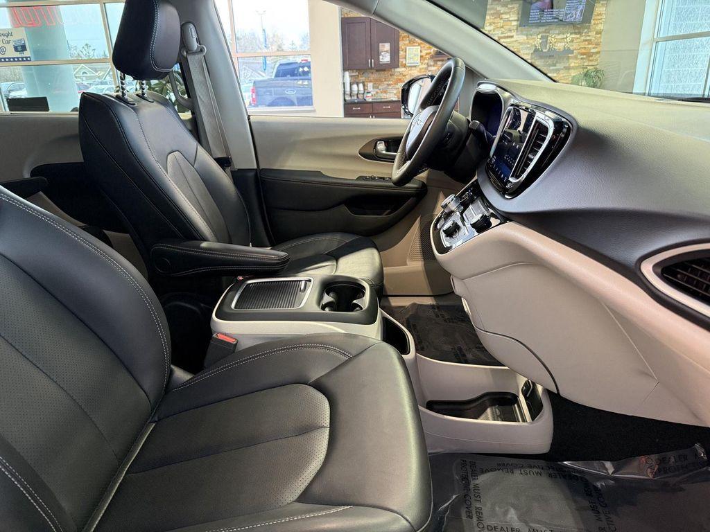 used 2024 Chrysler Pacifica car, priced at $29,990