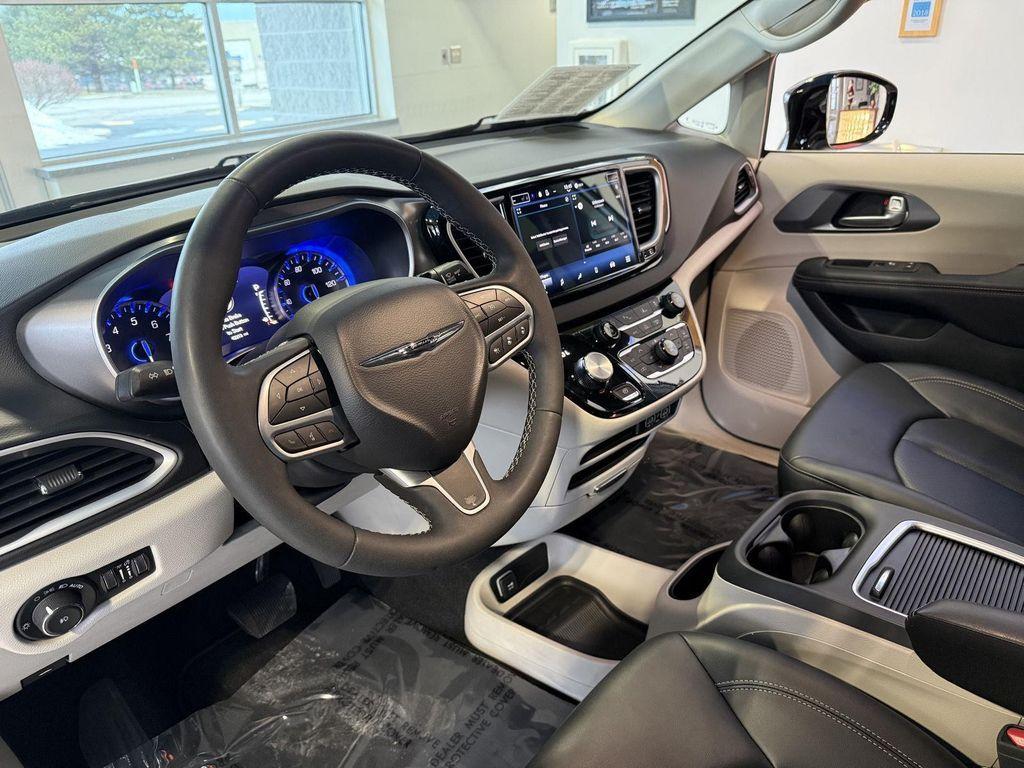 used 2024 Chrysler Pacifica car, priced at $29,990