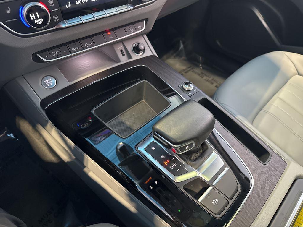 Audi Q5 view 28