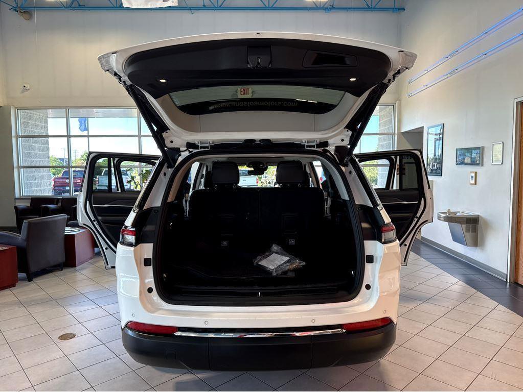 used 2023 Jeep Grand Cherokee L car, priced at $35,990