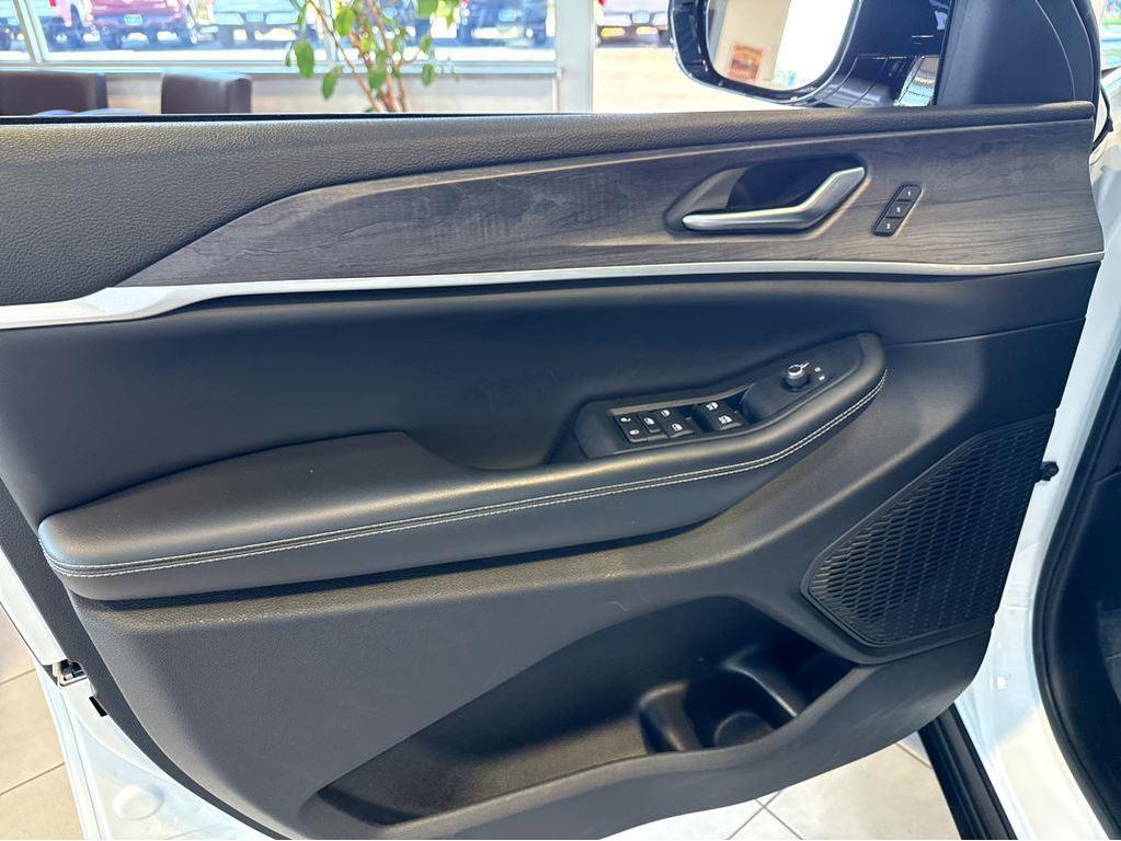 used 2023 Jeep Grand Cherokee L car, priced at $35,990