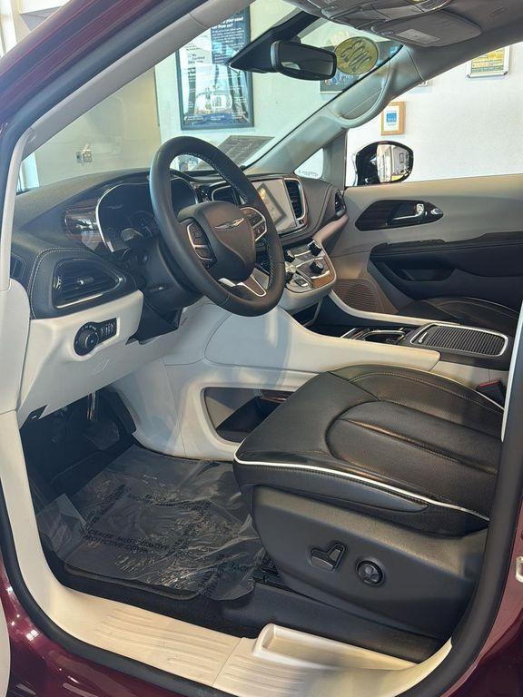 used 2023 Chrysler Pacifica Hybrid car, priced at $32,990