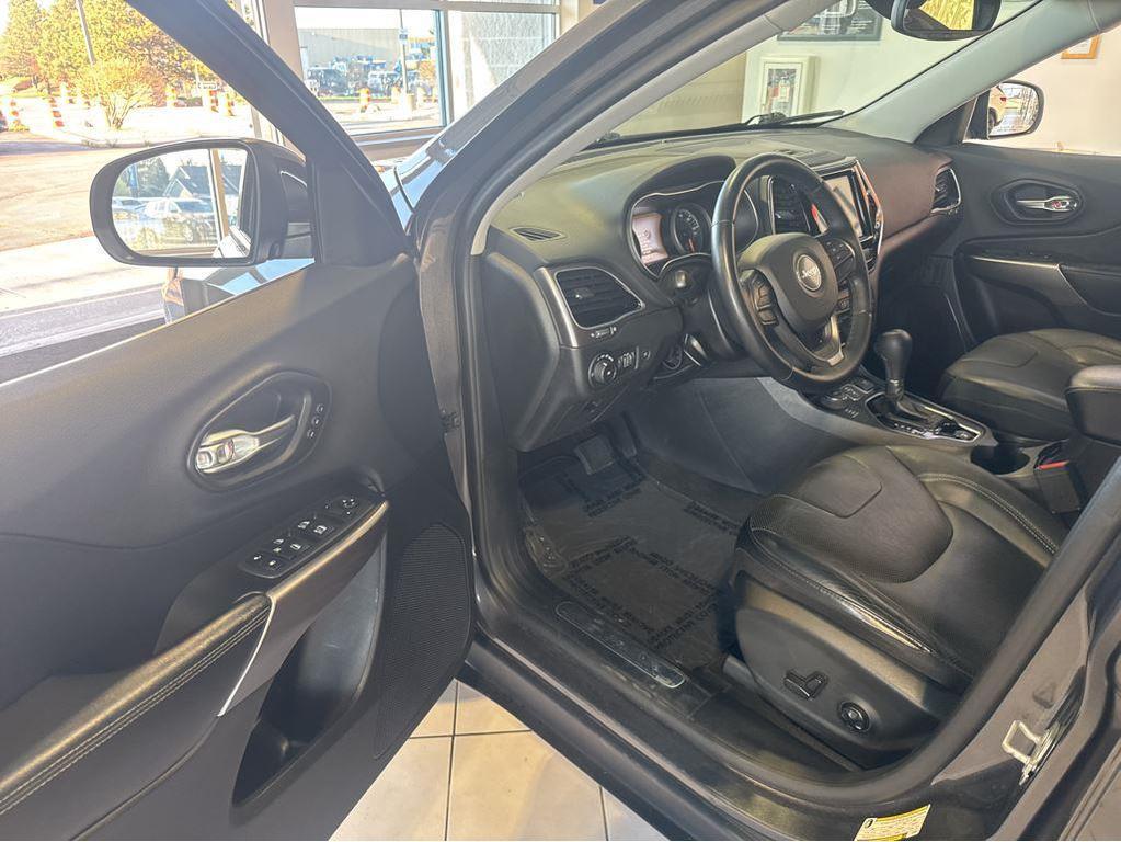 used 2019 Jeep Cherokee car, priced at $21,690