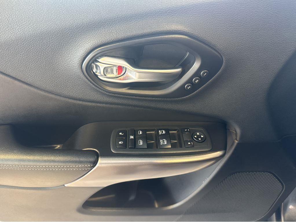 used 2019 Jeep Cherokee car, priced at $21,690