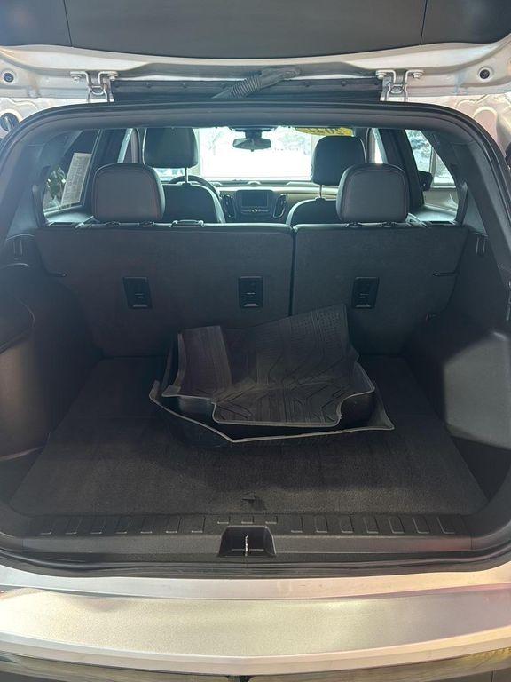 used 2022 Chevrolet Equinox car, priced at $22,990