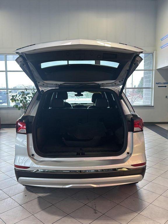 used 2022 Chevrolet Equinox car, priced at $22,990