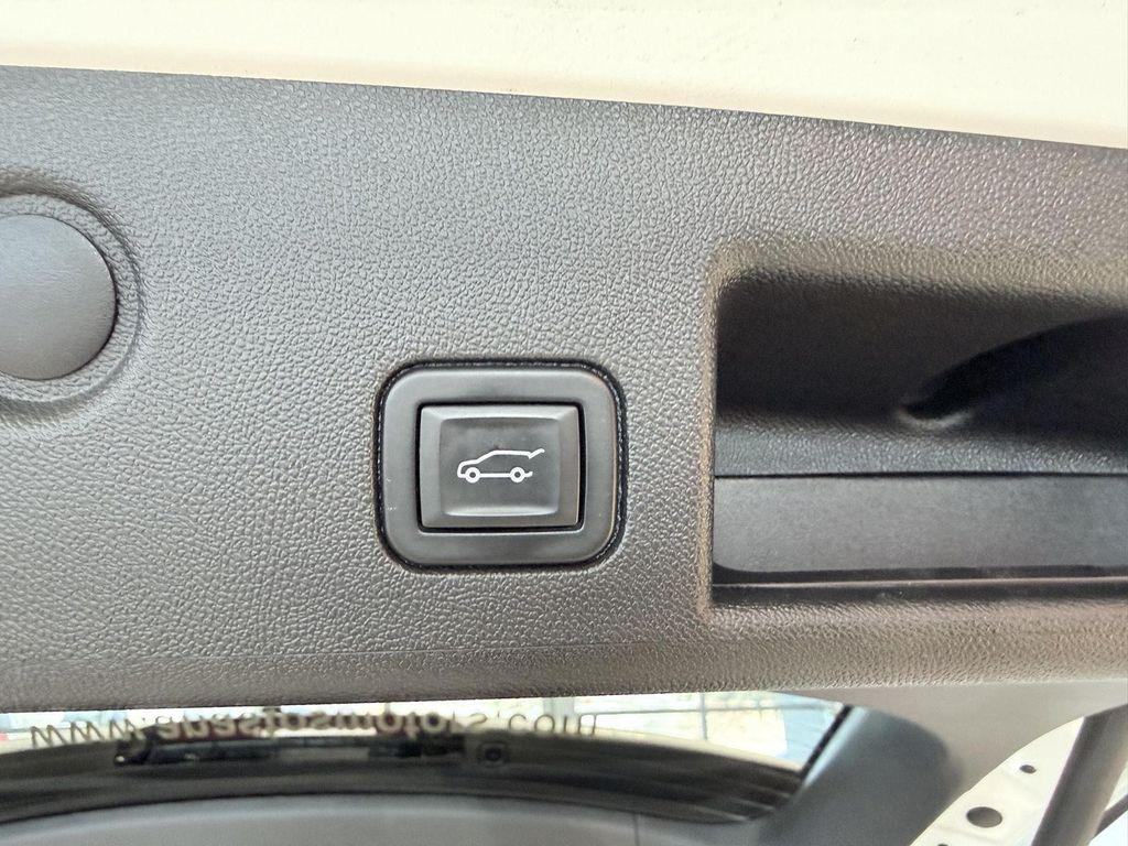 used 2022 Chevrolet Equinox car, priced at $21,990