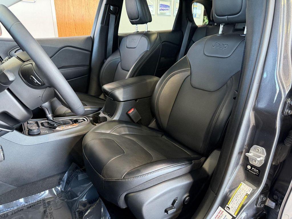 used 2022 Jeep Cherokee car, priced at $25,993