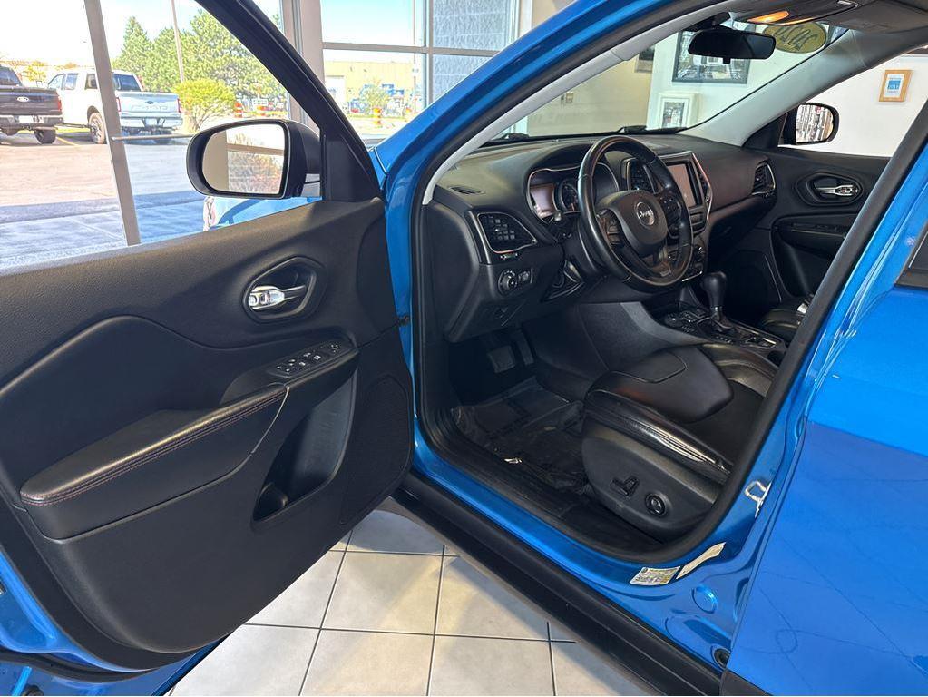 used 2020 Jeep Cherokee car, priced at $23,690
