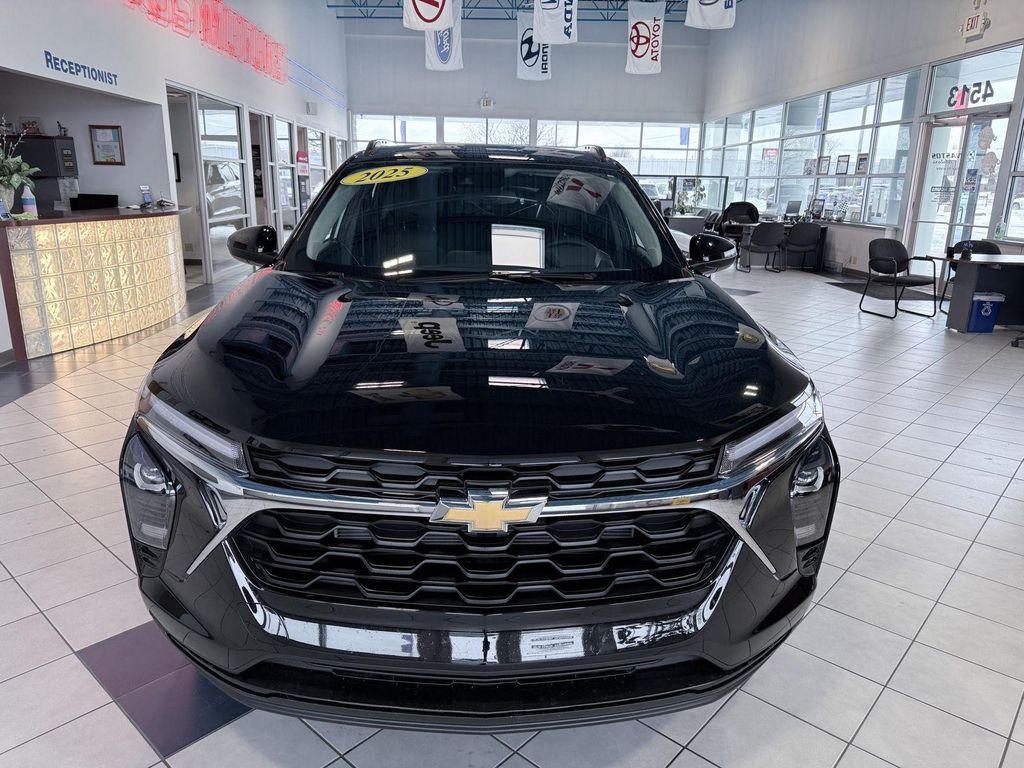 used 2025 Chevrolet Trax car, priced at $20,990