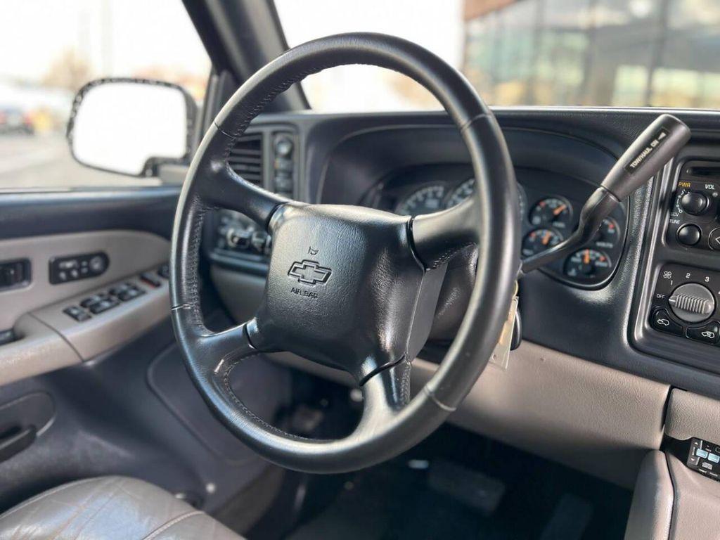 used 2000 Chevrolet Suburban car, priced at $14,995
