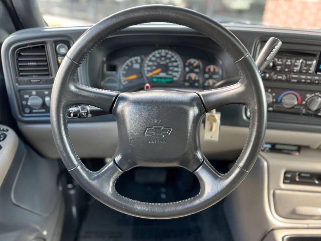 used 2000 Chevrolet Suburban car, priced at $14,995