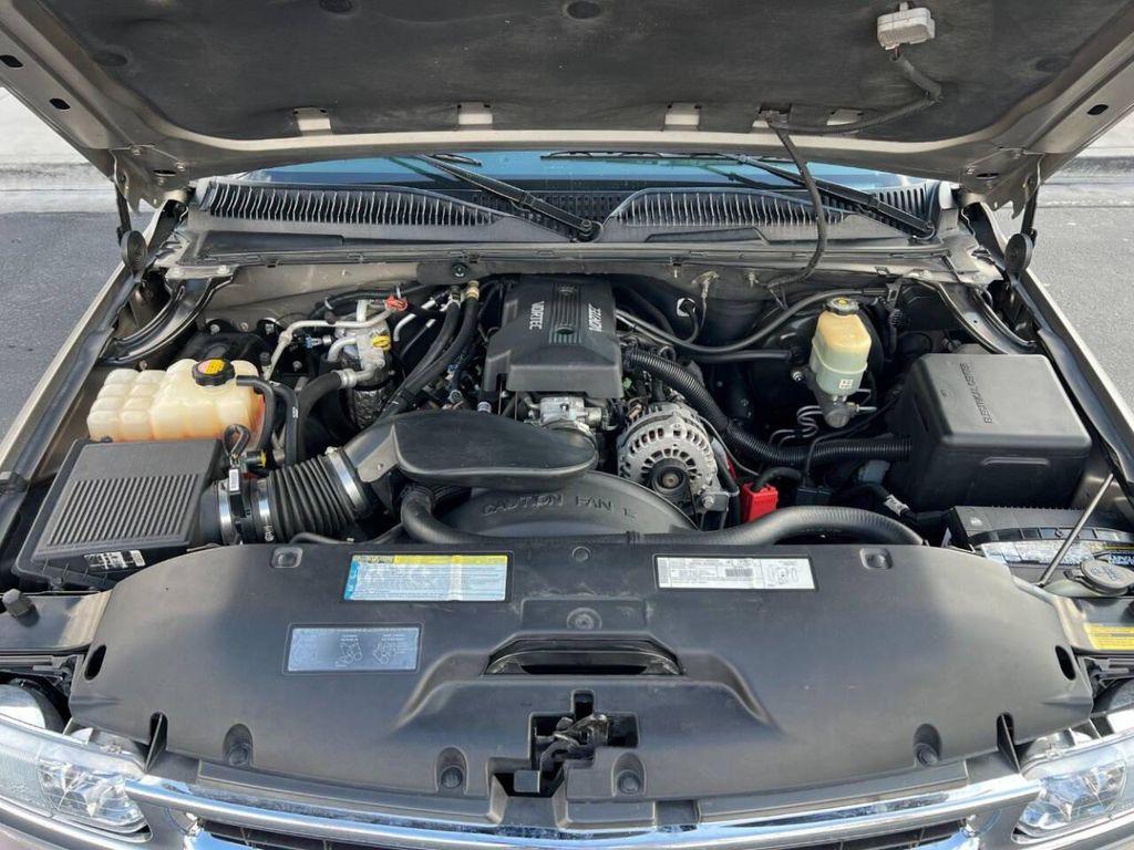 used 2000 Chevrolet Suburban car, priced at $14,995