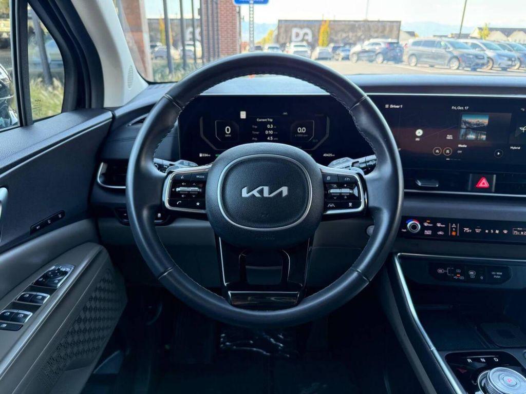 used 2025 Kia Carnival Hybrid car, priced at $41,995