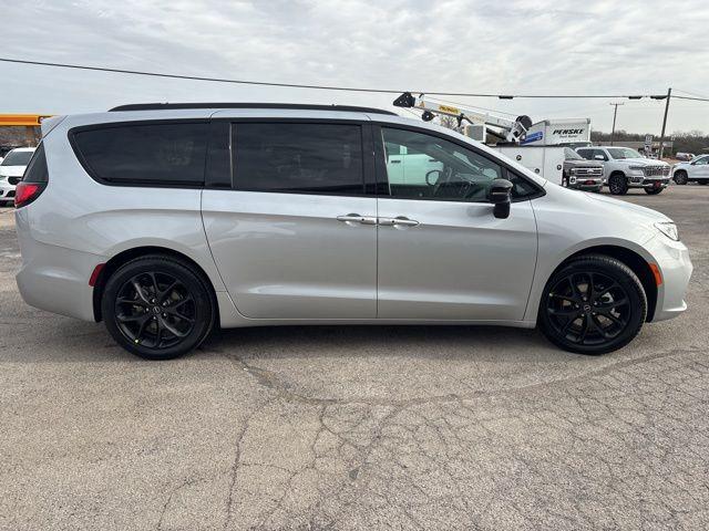 new 2026 Chrysler Pacifica car, priced at $41,928