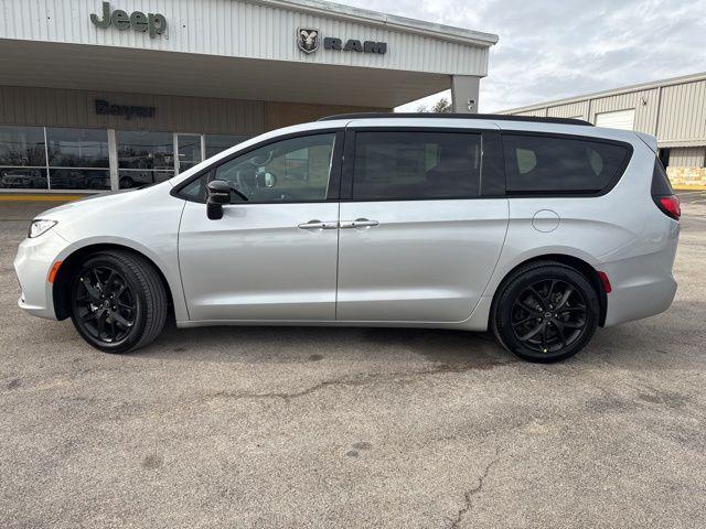 new 2026 Chrysler Pacifica car, priced at $41,928