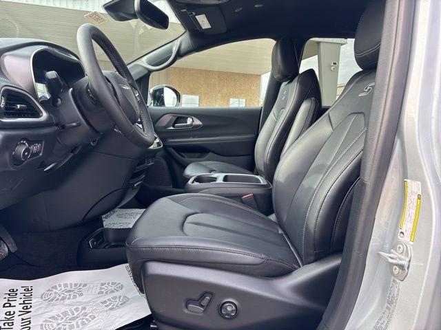 new 2026 Chrysler Pacifica car, priced at $41,928