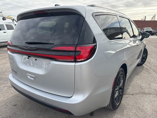 new 2026 Chrysler Pacifica car, priced at $41,928