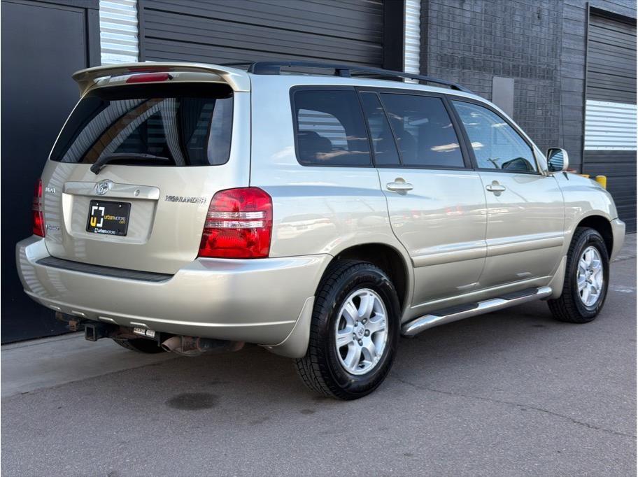 used 2003 Toyota Highlander car, priced at $9,990