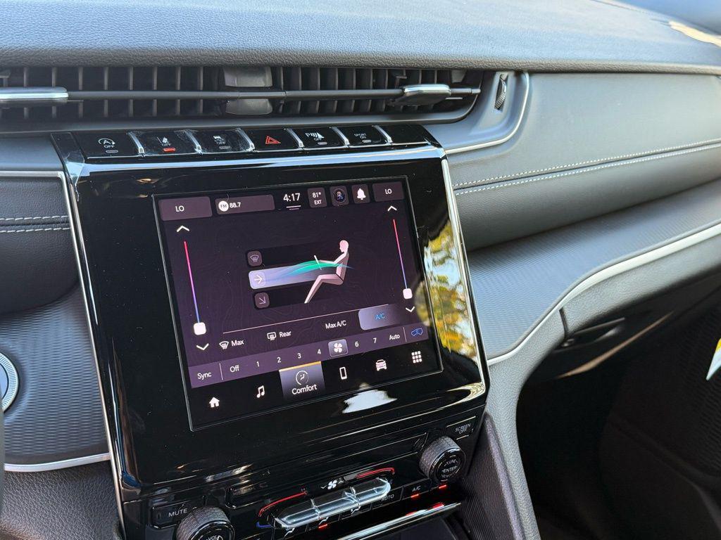 new 2026 Jeep Grand Cherokee car, priced at $35,215