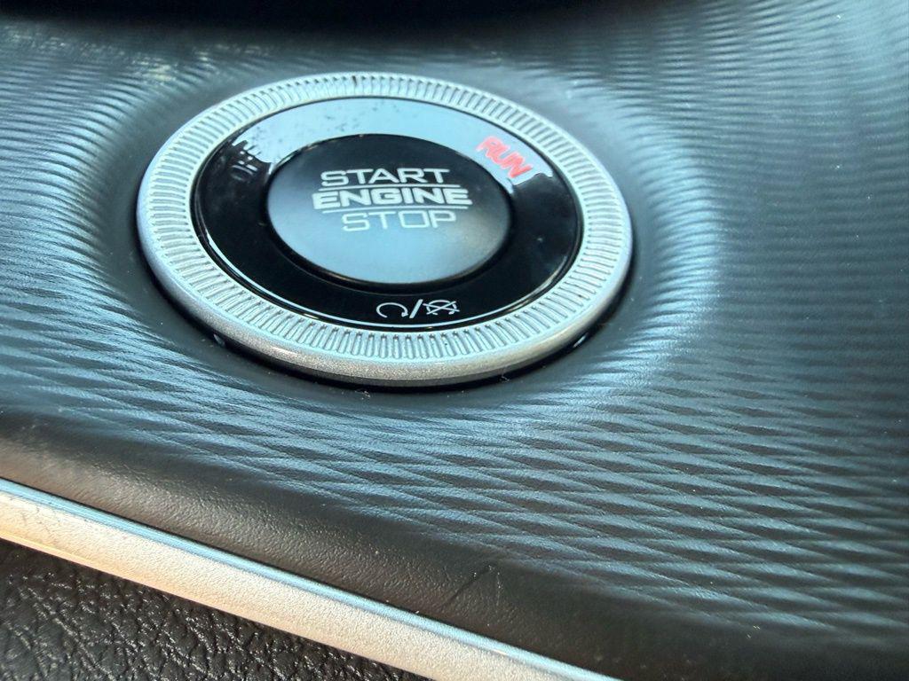 new 2026 Jeep Grand Cherokee car, priced at $35,215