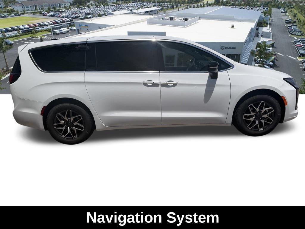 new 2027 Chrysler Pacifica car, priced at $50,061