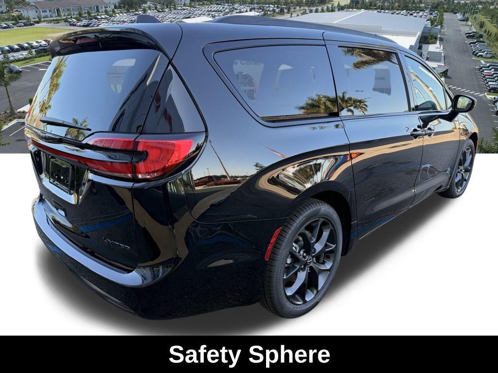 new 2026 Chrysler Pacifica car, priced at $46,615