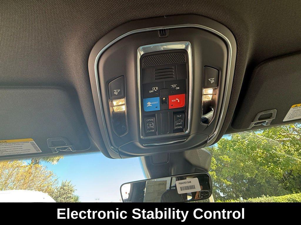 new 2025 Jeep Grand Cherokee L car, priced at $32,125