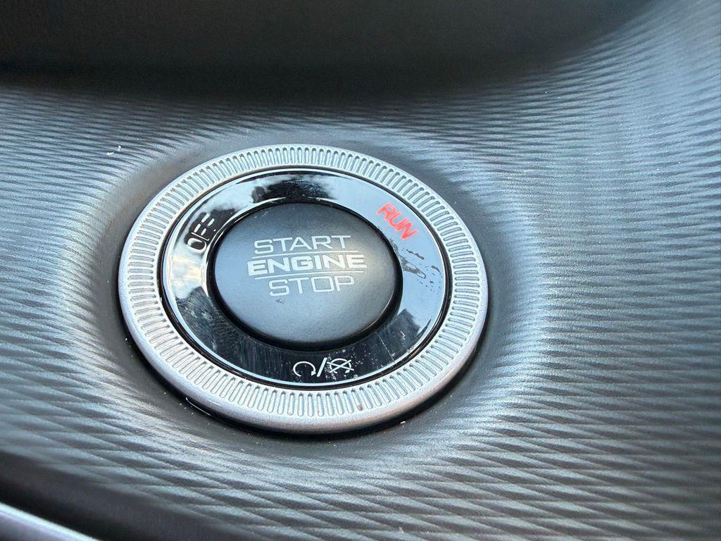 new 2026 Jeep Grand Cherokee L car, priced at $39,215