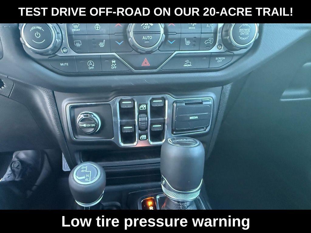 new 2026 Jeep Gladiator car, priced at $47,385