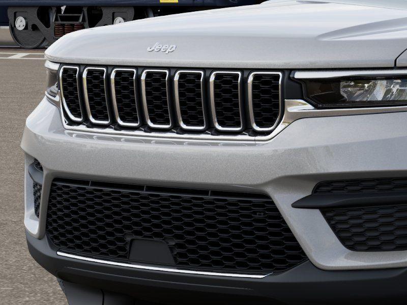 new 2026 Jeep Grand Cherokee car, priced at $35,581