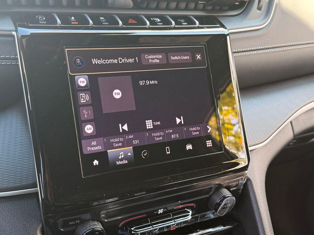 new 2026 Jeep Grand Cherokee L car, priced at $41,215