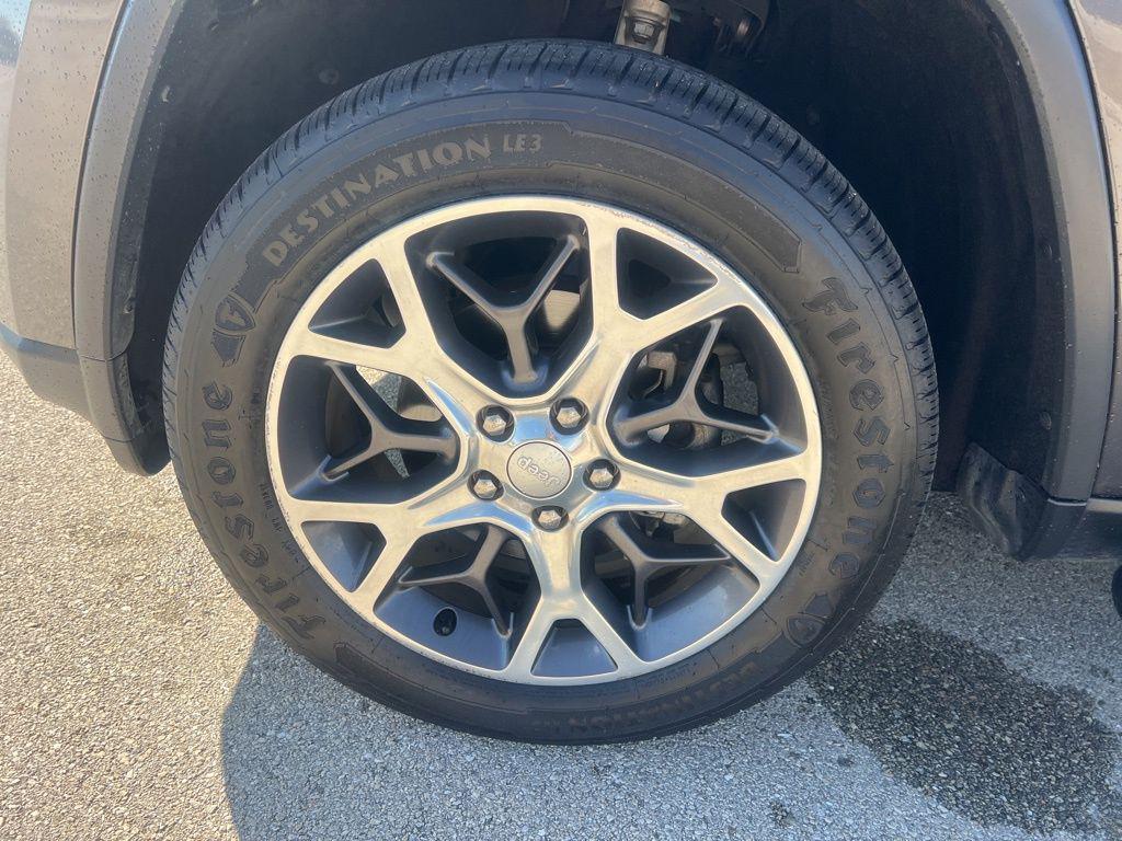 used 2019 Jeep Grand Cherokee car, priced at $15,707