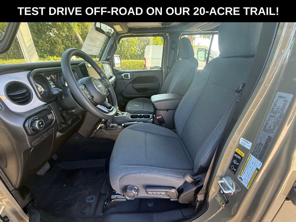 new 2026 Jeep Gladiator car, priced at $39,935