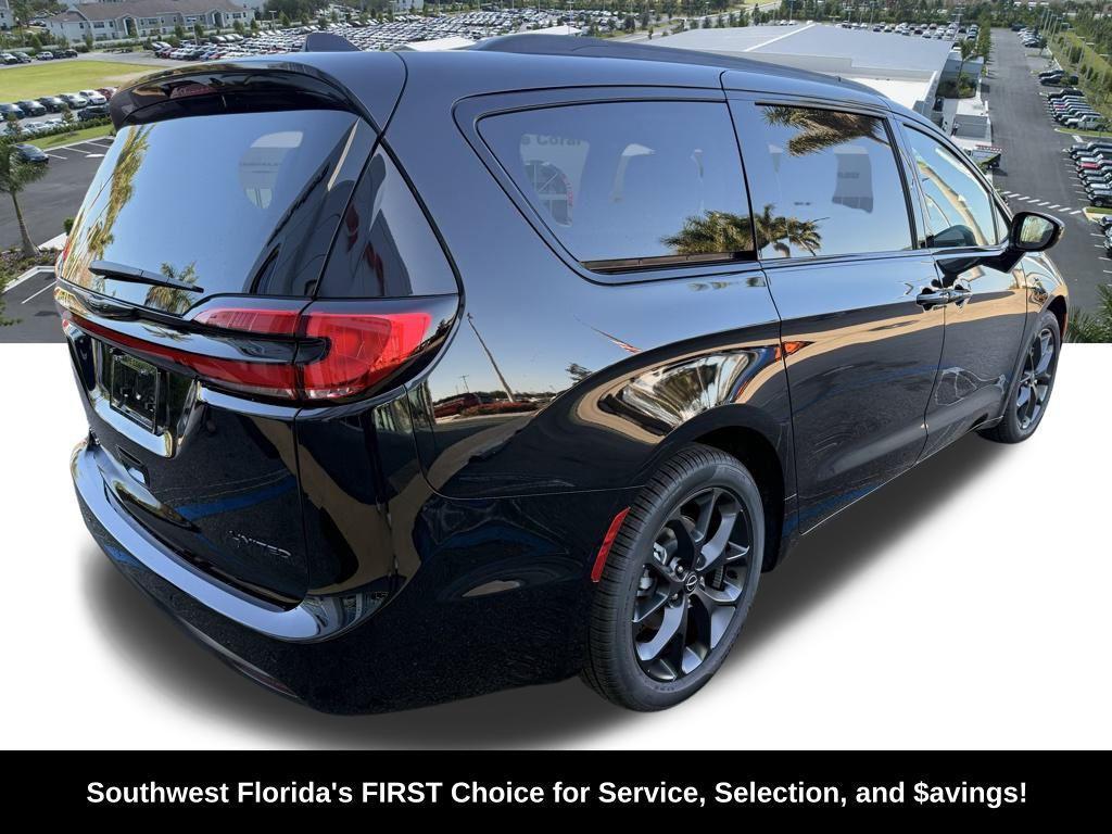 new 2026 Chrysler Pacifica car, priced at $46,615