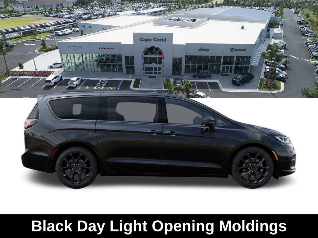 new 2026 Chrysler Pacifica car, priced at $46,615