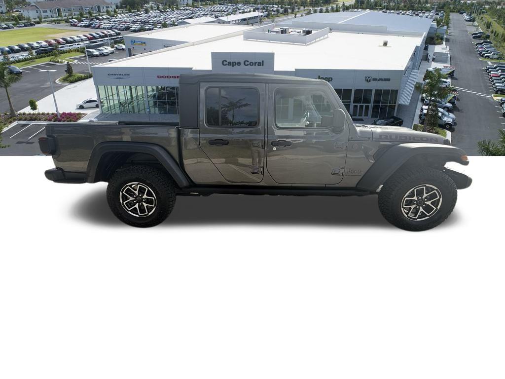 used 2025 Jeep Gladiator car, priced at $46,918