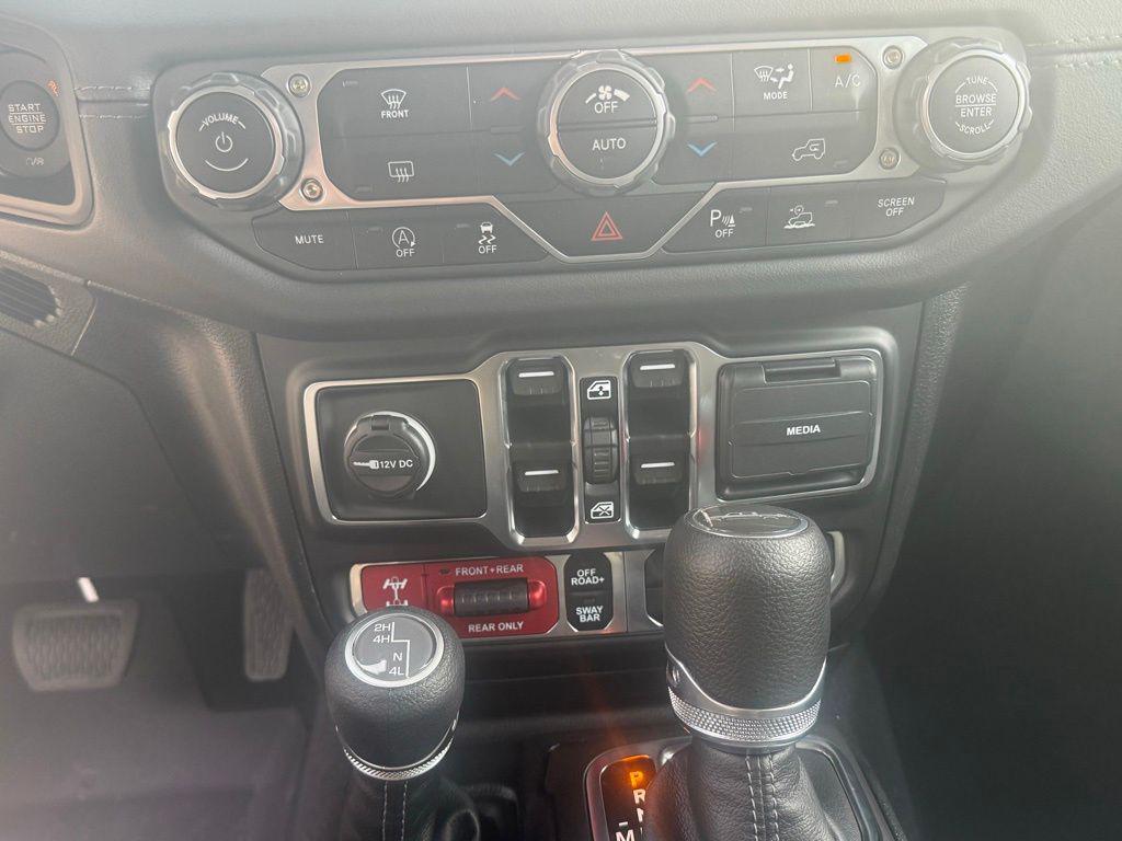 used 2025 Jeep Gladiator car, priced at $46,918