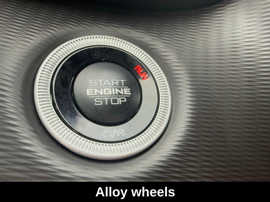 new 2025 Jeep Grand Cherokee car, priced at $32,375