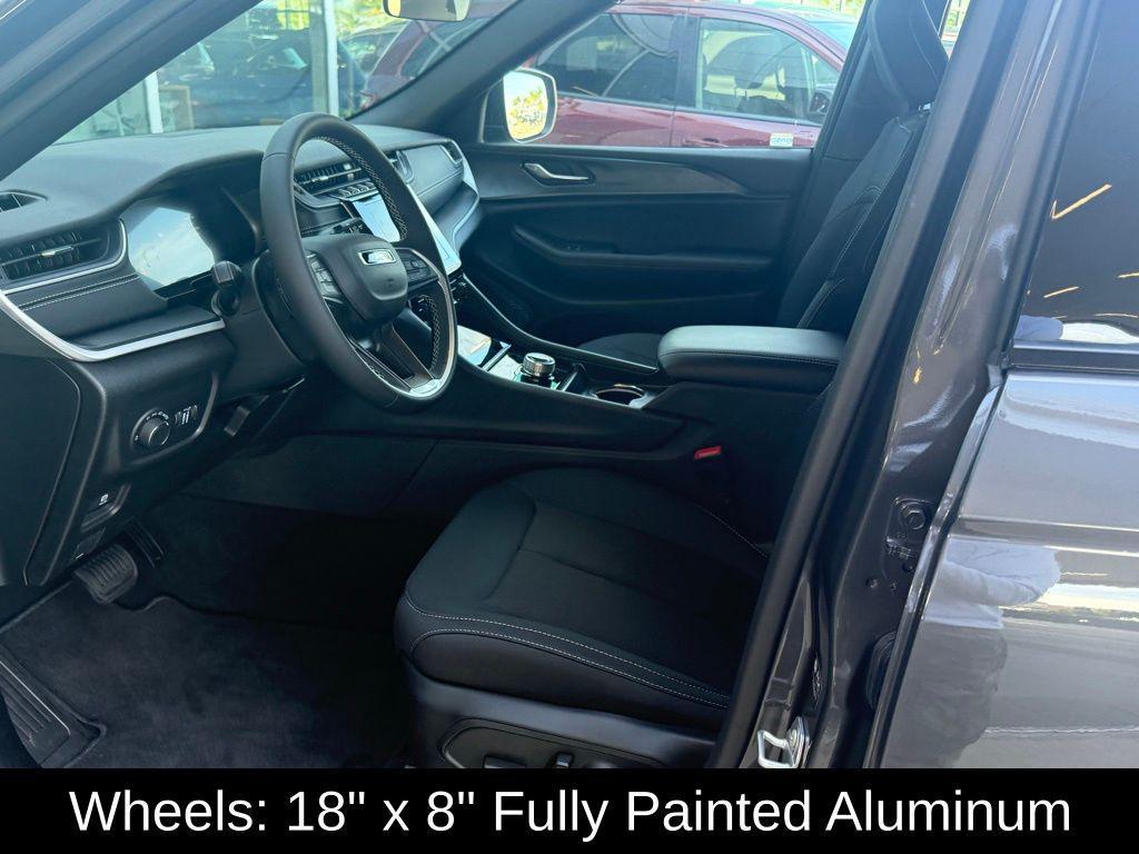 used 2025 Jeep Grand Cherokee car, priced at $35,073