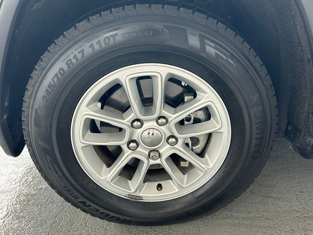 used 2019 Jeep Grand Cherokee car, priced at $16,925