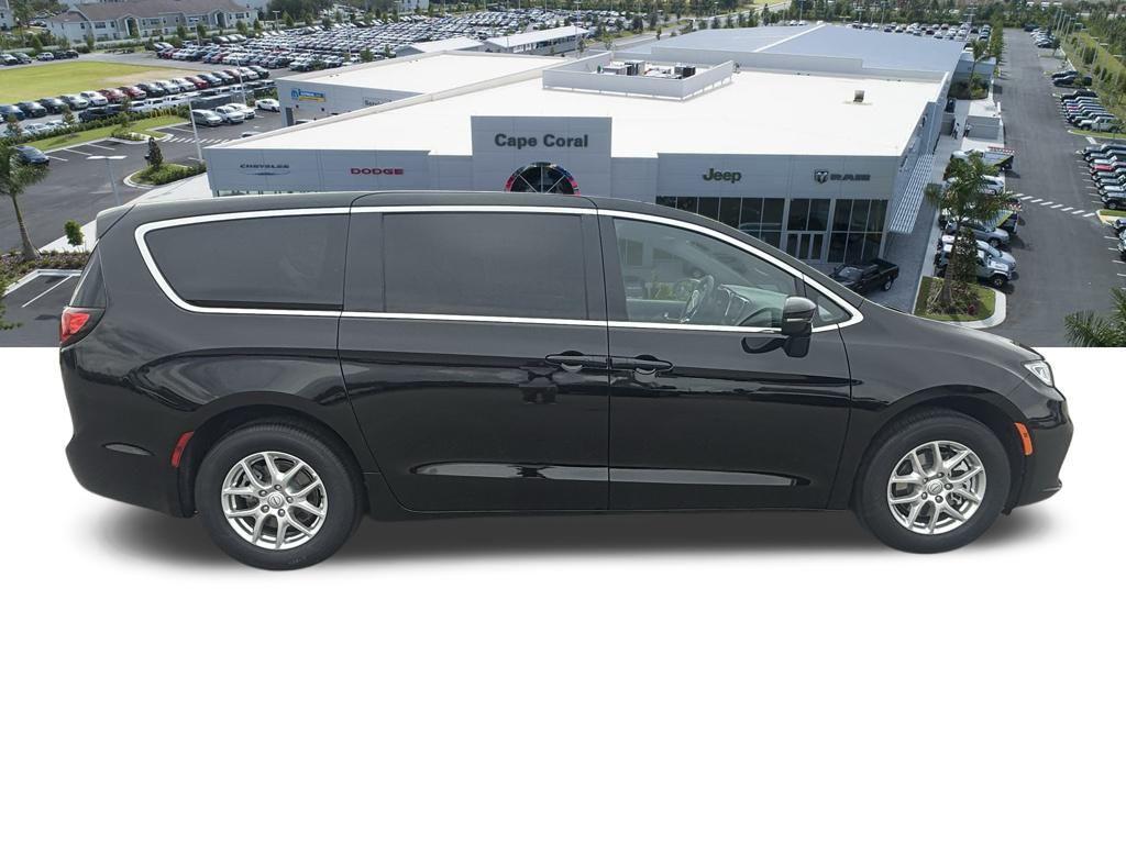new 2026 Chrysler Pacifica car, priced at $34,460