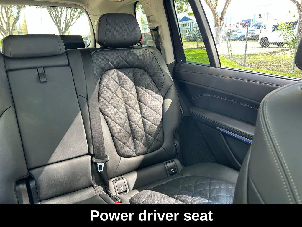 used 2024 BMW X7 car, priced at $65,998